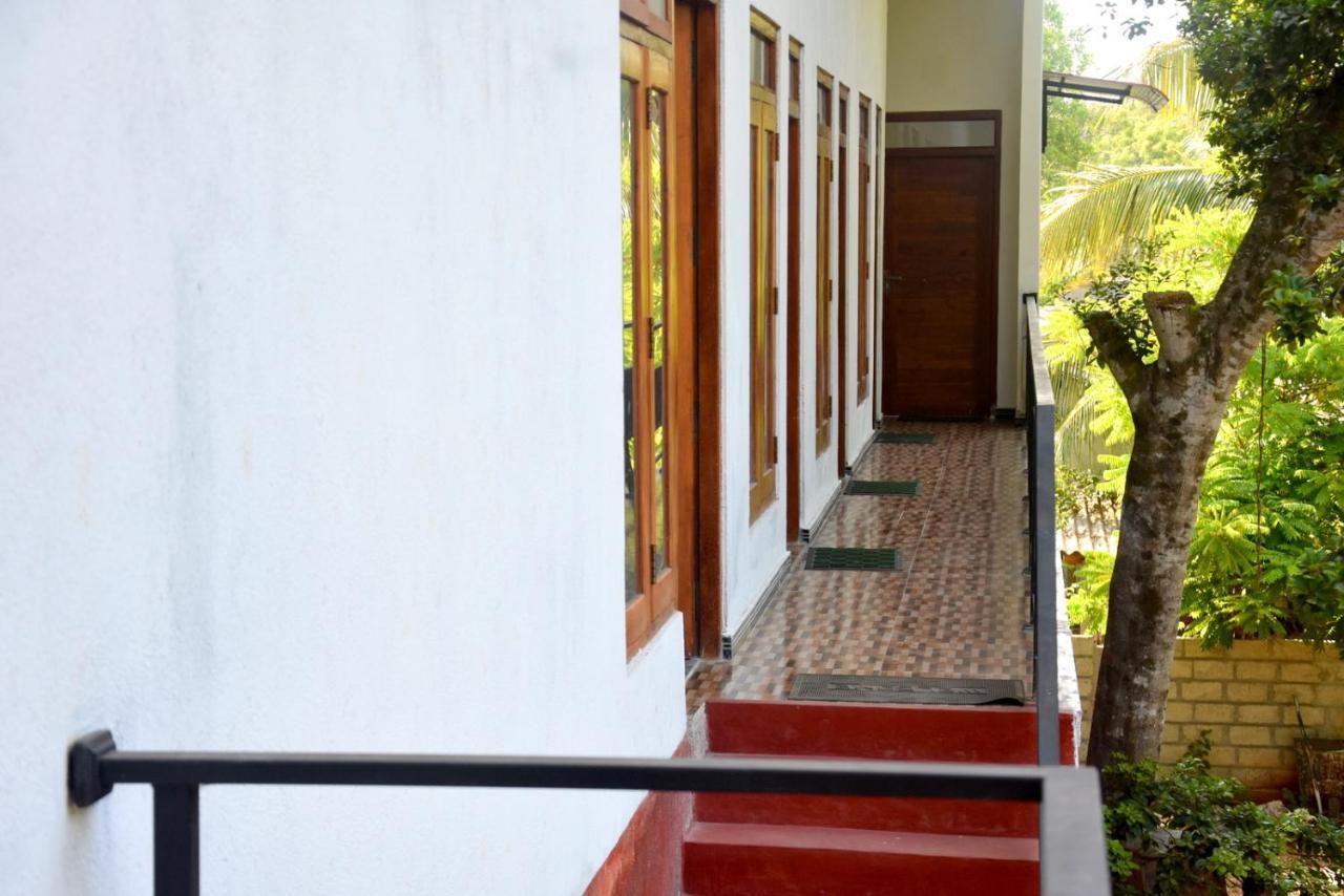 Green Mart Family Rest Anuradhapura Exteriör bild