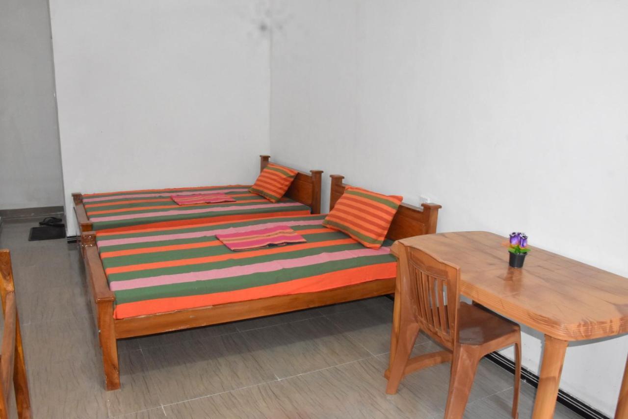 Green Mart Family Rest Anuradhapura Exteriör bild