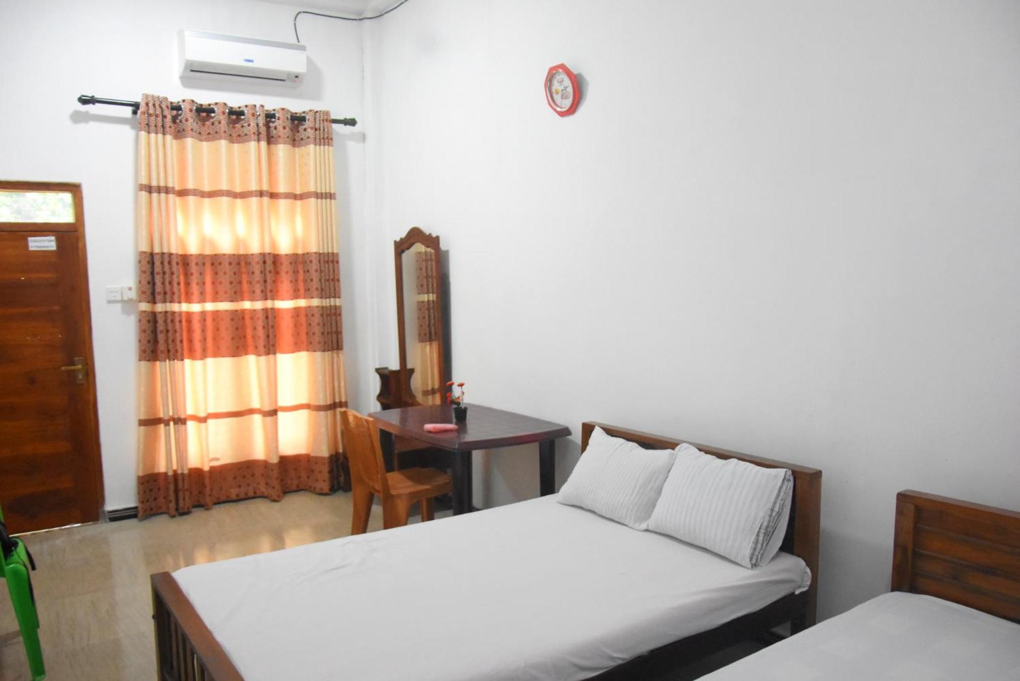 Green Mart Family Rest Anuradhapura Exteriör bild