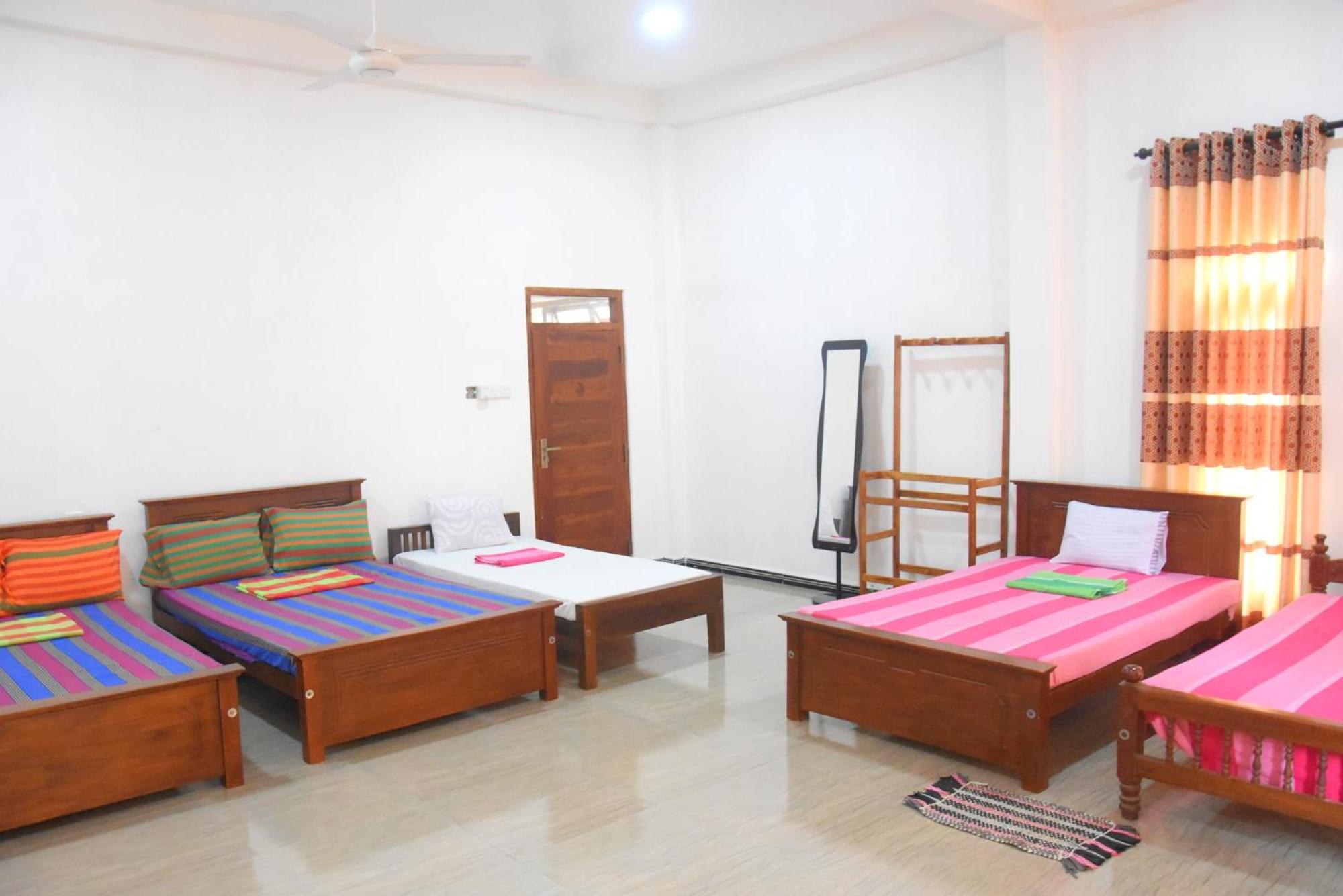 Green Mart Family Rest Anuradhapura Exteriör bild